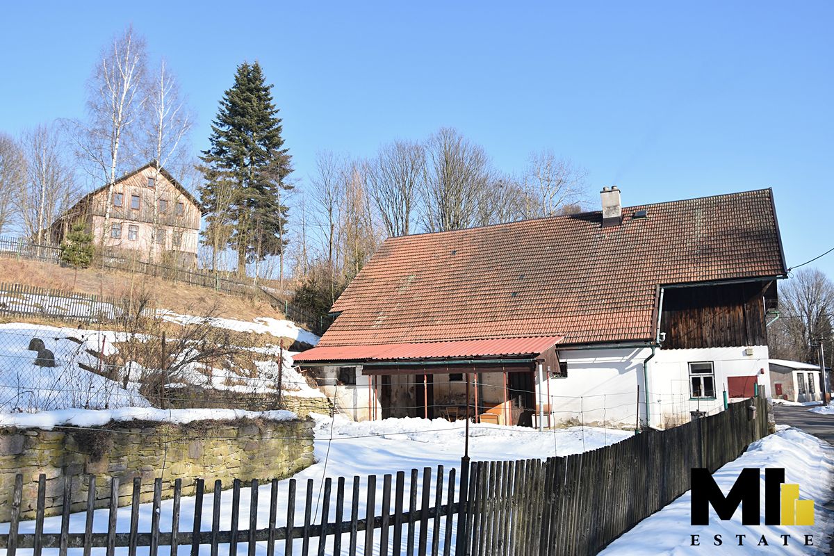 Prodej rodinného domu 378 m², pozemek 1660 m² – fotografie 3