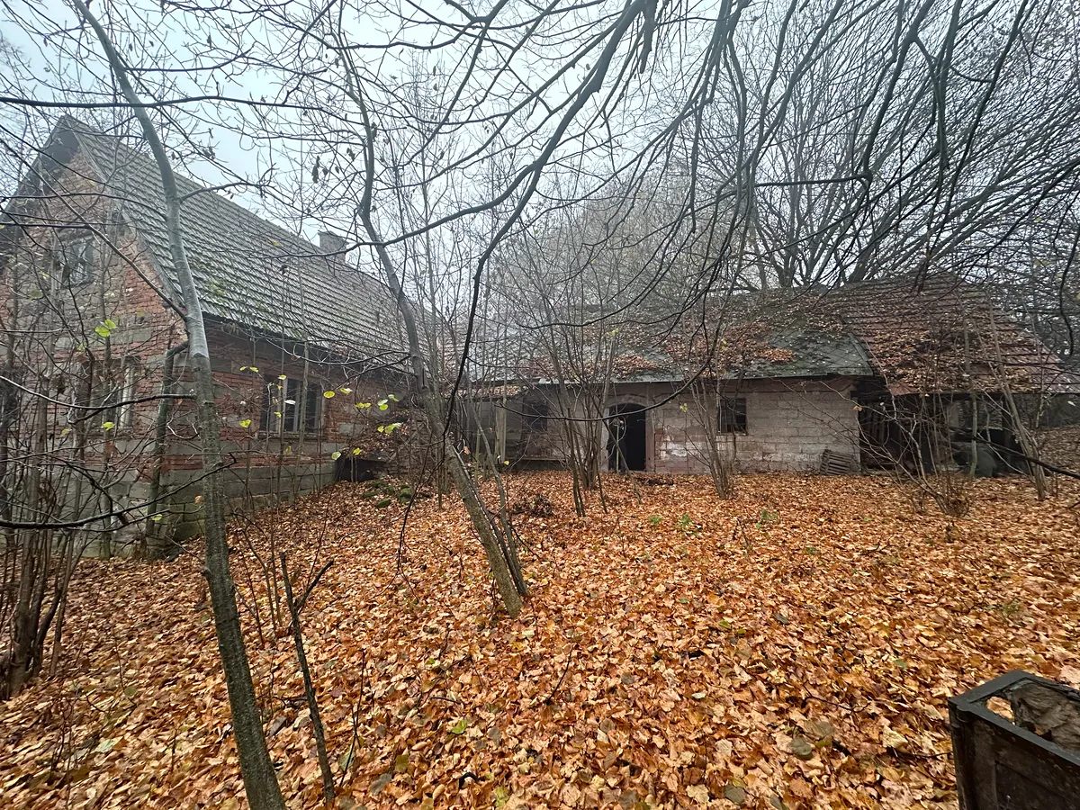 Prodej podílu 1/2 zemědělské usedlosti 394 m², pozemek 52392 m²