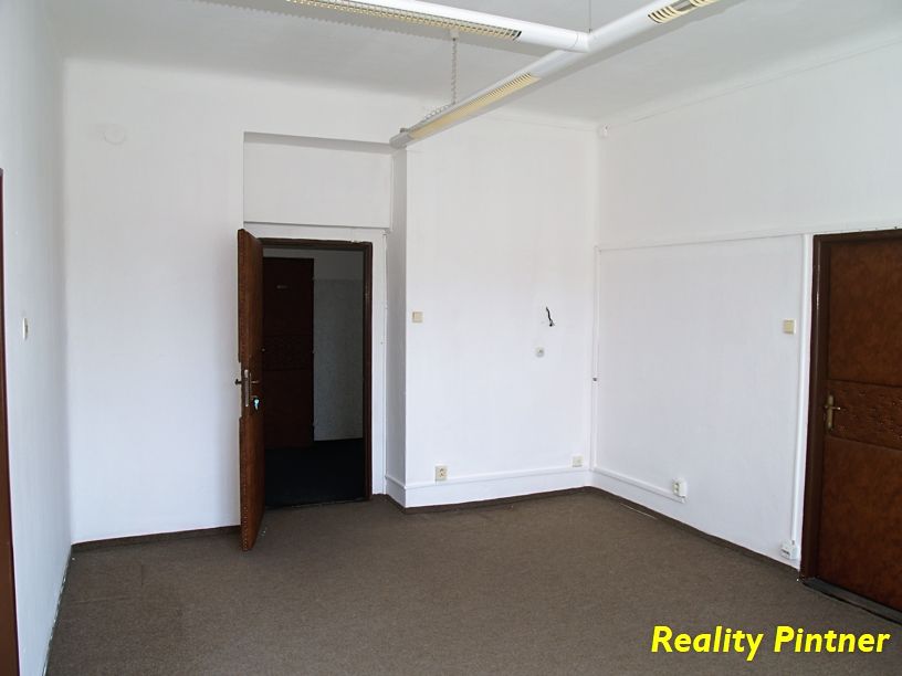 Pronájem kanceláře 42 m² – fotografie 2