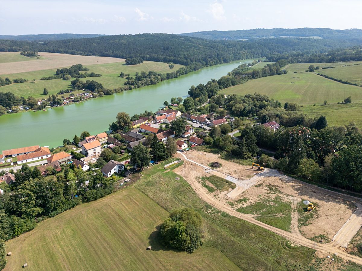 Prodej stavebního pozemku 1179 m²