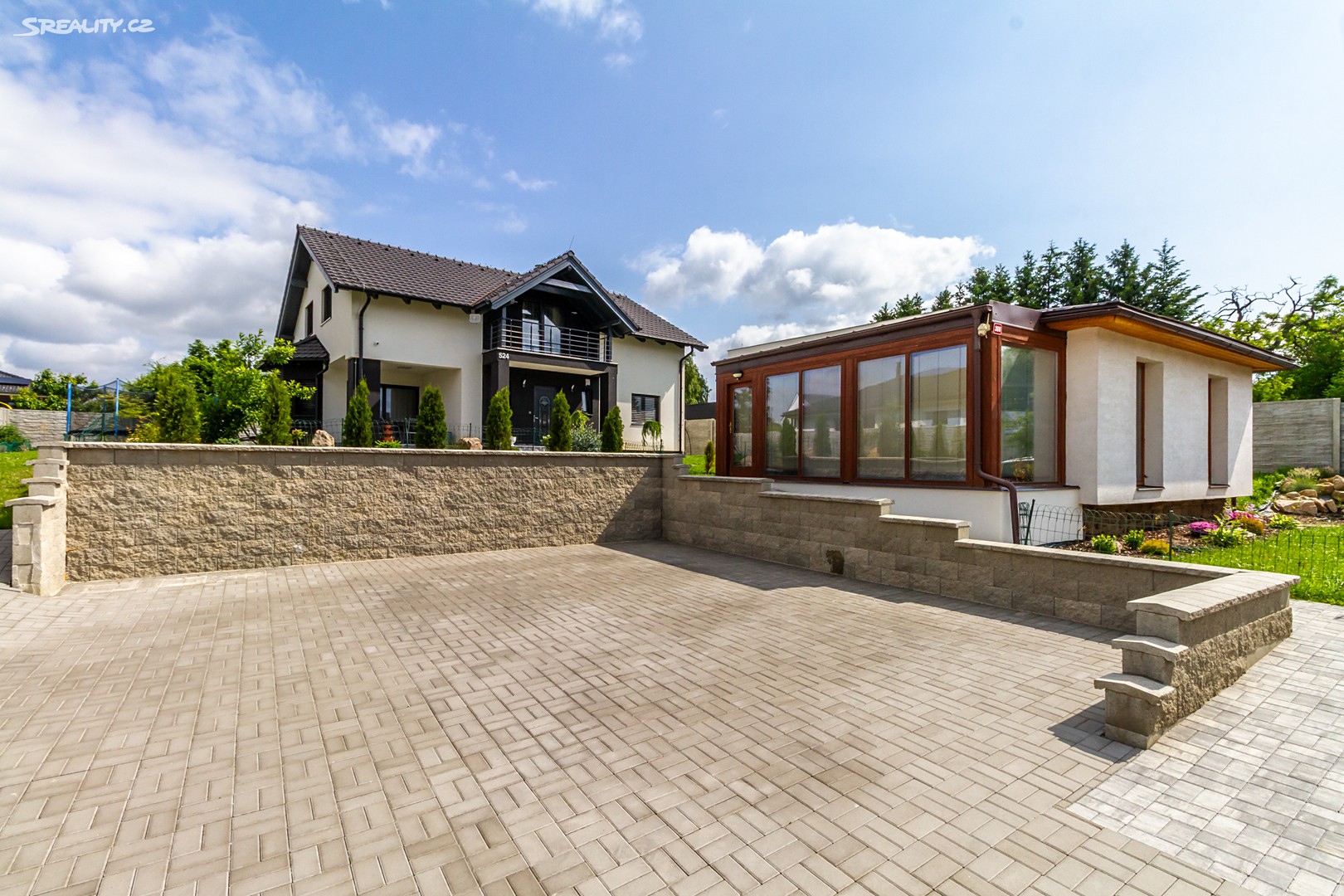 Prodej  rodinného domu 240 m², pozemek 997 m² – pohled 2