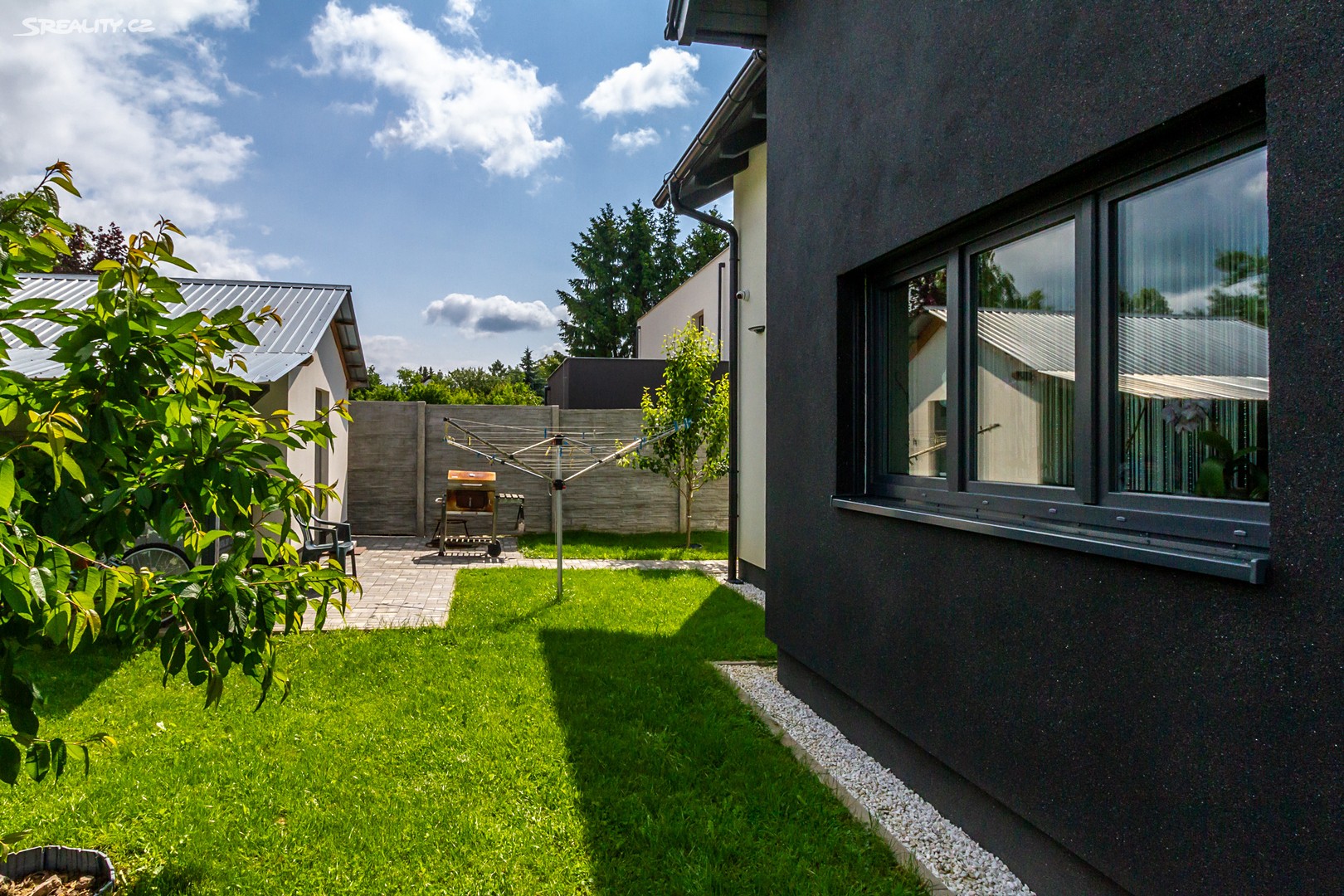 Prodej  rodinného domu 240 m², pozemek 997 m² – další