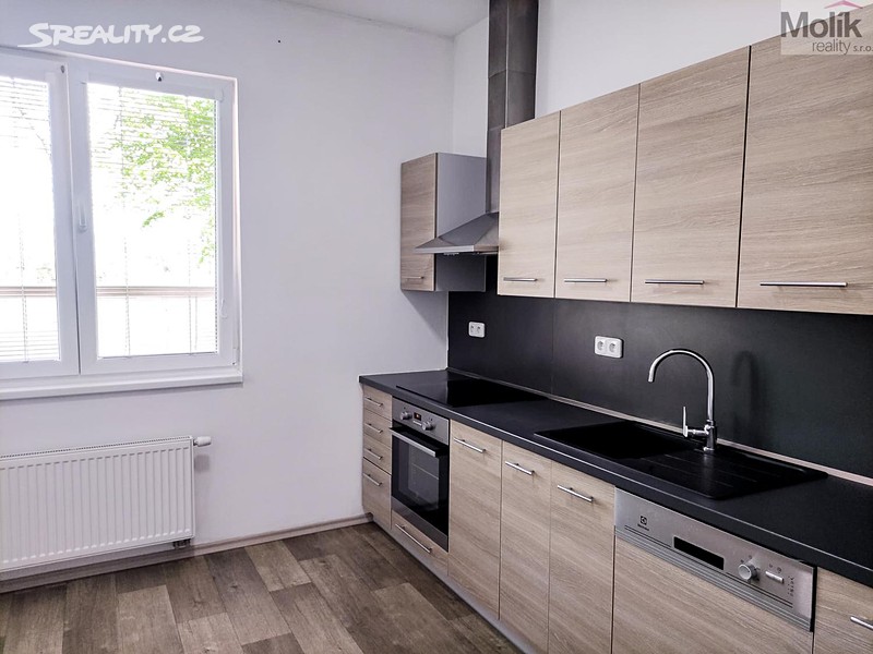 Prodej komerční nemovitosti 2 493 m² – pohled 3