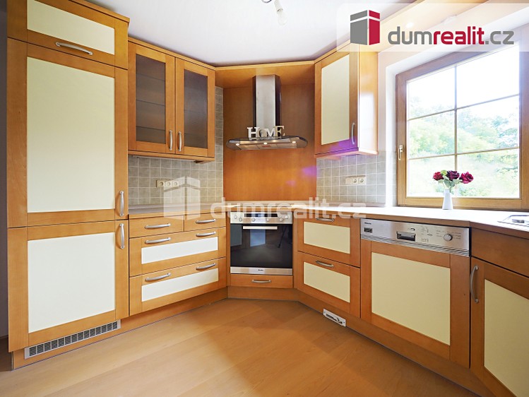 Haus zum Kauf, 286 m² (1 von 30)
