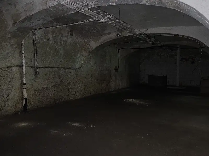 Pronájem skladového prostoru 550 m², Krupka – náhled fotky 3
