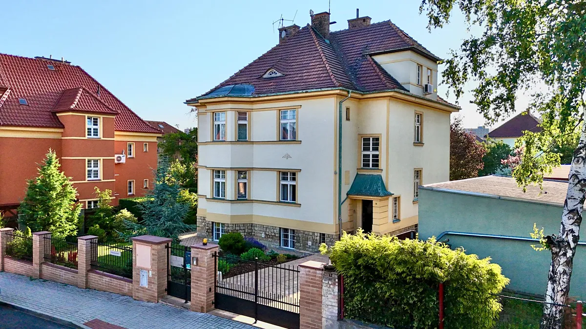 Prodej vily 260 m², pozemek 917 m²
