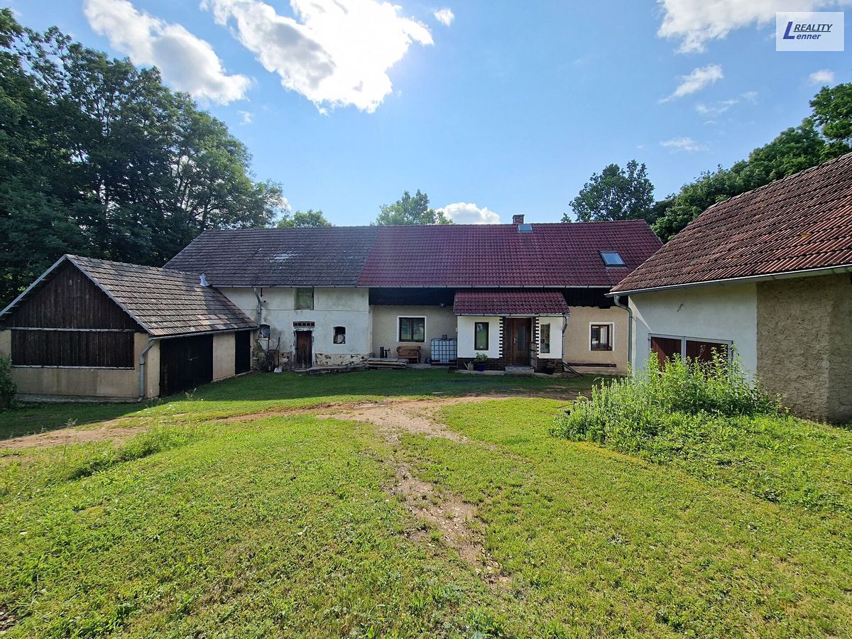 Prodej rodinného domu 140 m², pozemek 6698 m² – fotografie 3