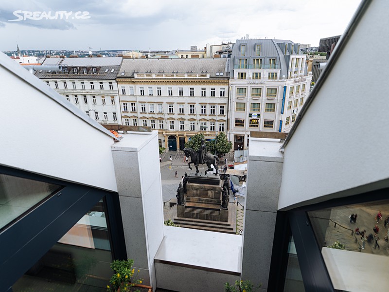 Pronájem kanceláře 654 m², Praha
