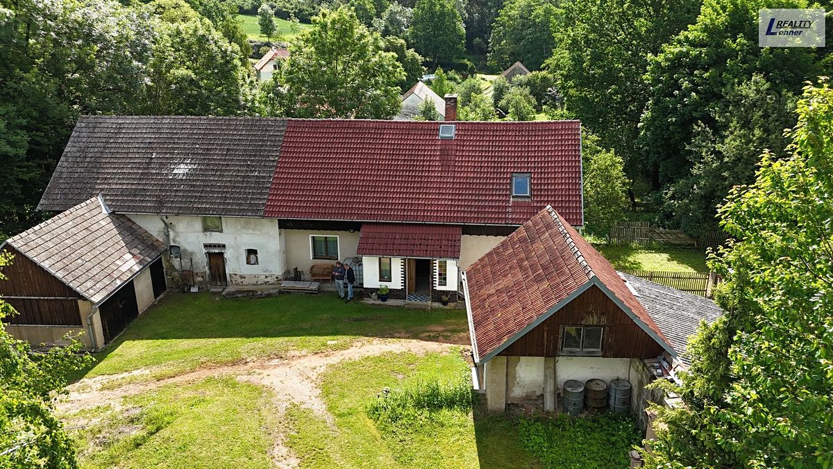 Prodej rodinného domu 140 m², pozemek 6698 m² – fotografie 4