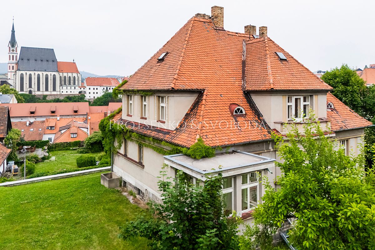 Prodej vily 469 m², pozemek 874 m²