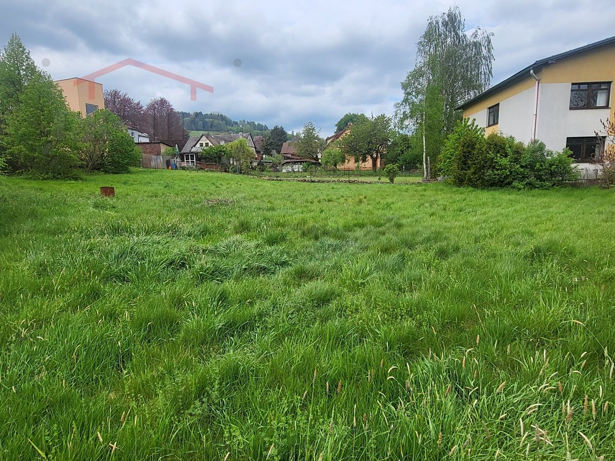 Prodej stavebního pozemku 1761 m² – fotografie 2