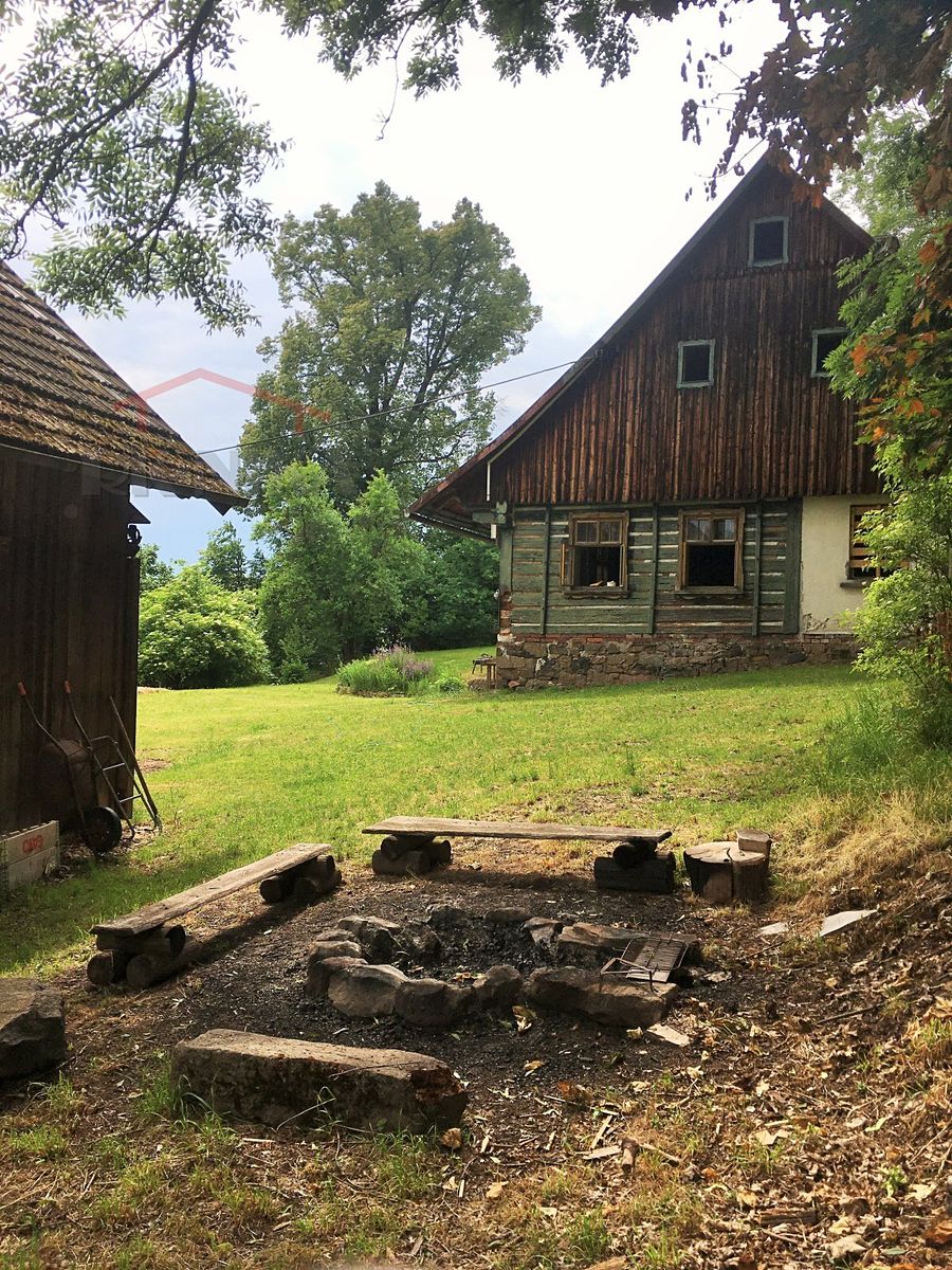 Prodej rodinného domu 180 m², pozemek 22729 m² – fotografie 3