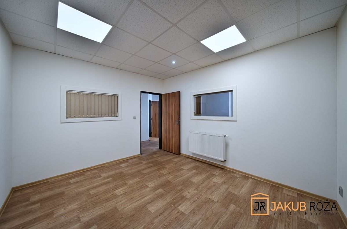 Pronájem kanceláře 159 m² – fotografie 3