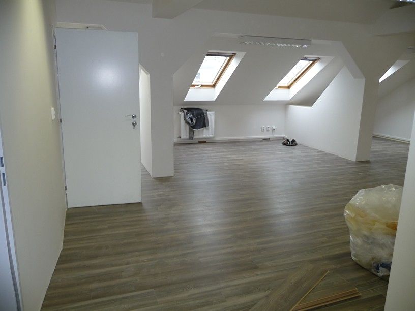 Pronájem kanceláře 110 m² – fotografie 3
