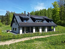 Prodej  rodinného domu 470 m², pozemek 107 000 m²