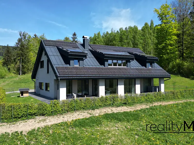 Prodej rodinného domu 470 m², pozemek 107000 m², Křižany – náhled fotky 1