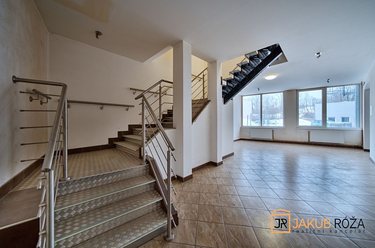 Pronájem kanceláře 159 m² – fotografie 2
