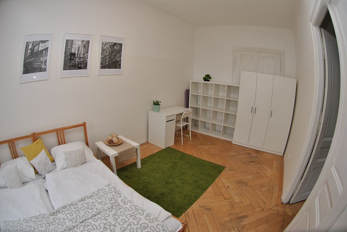 Pronájem bytu pokoje 72 m² – fotografie 3