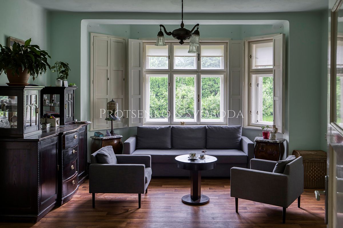 Prodej vily 469 m², pozemek 874 m² – fotografie 2