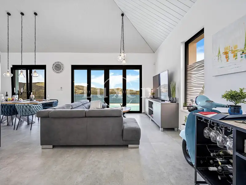 Prodej vily 316 m², pozemek 581 m², Primošten – náhled fotky 1