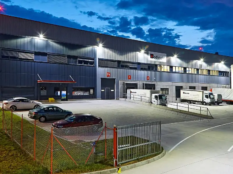 Pronájem skladového prostoru 2700 m², Hostivice – náhled fotky 1