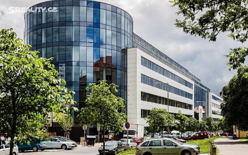 Pronájem kanceláře 902 m², Praha