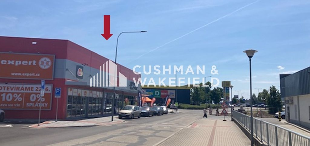 Pronájem obchodního prostoru 450 m² – fotografie 2