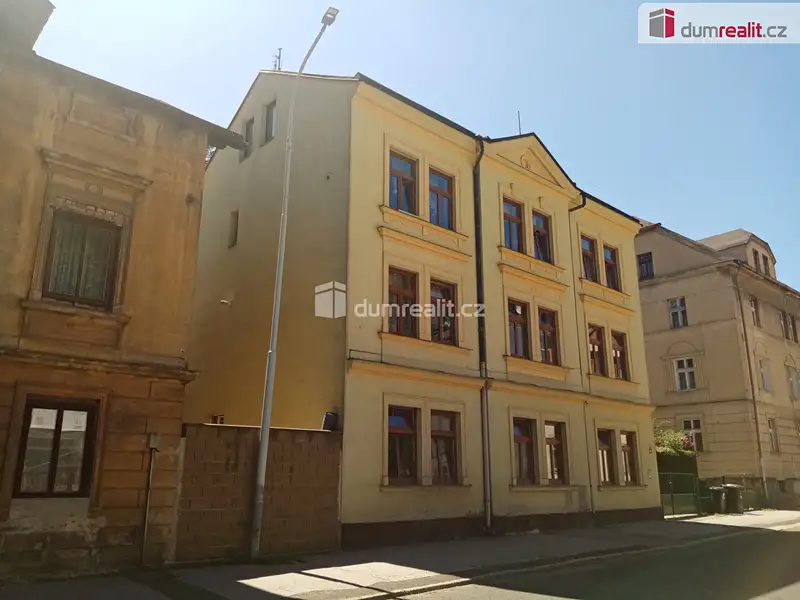 Prodej rodinného domu 390 m², pozemek 654 m², Děčín – náhled fotky 1