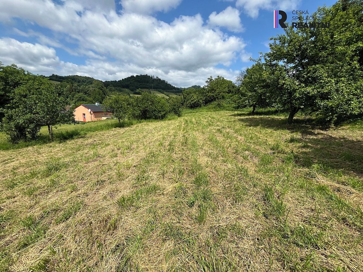 Prodej stavebního pozemku 1408 m² – fotografie 3