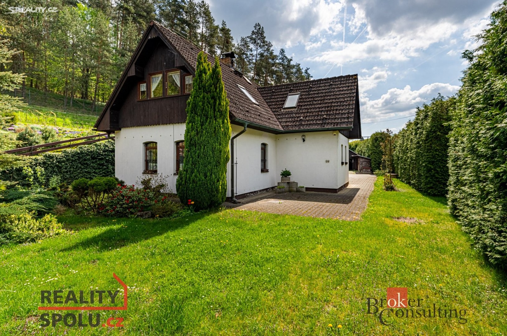 Prodej rodinného domu 226 m², pozemek 2964 m² - Image 2