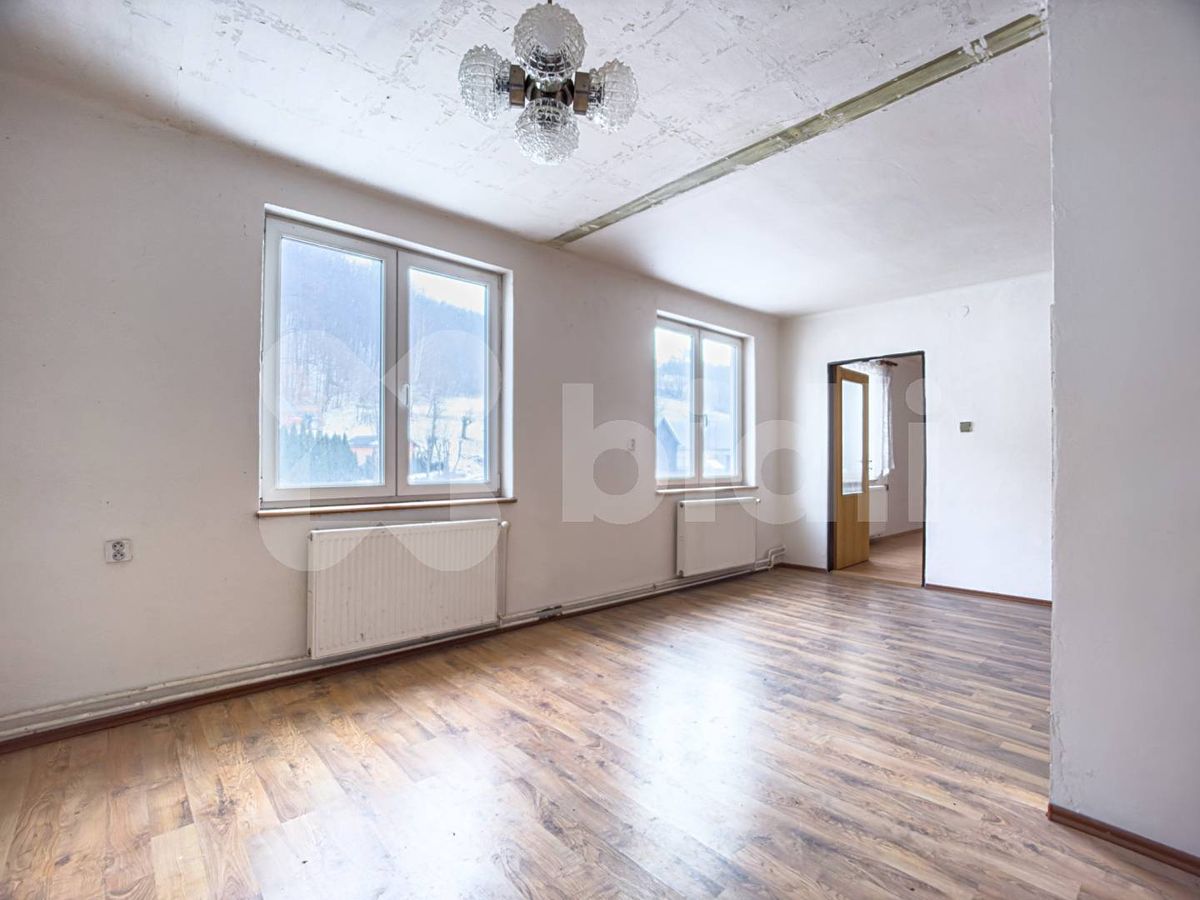 Prodej rodinného domu 320 m², pozemek 811 m²