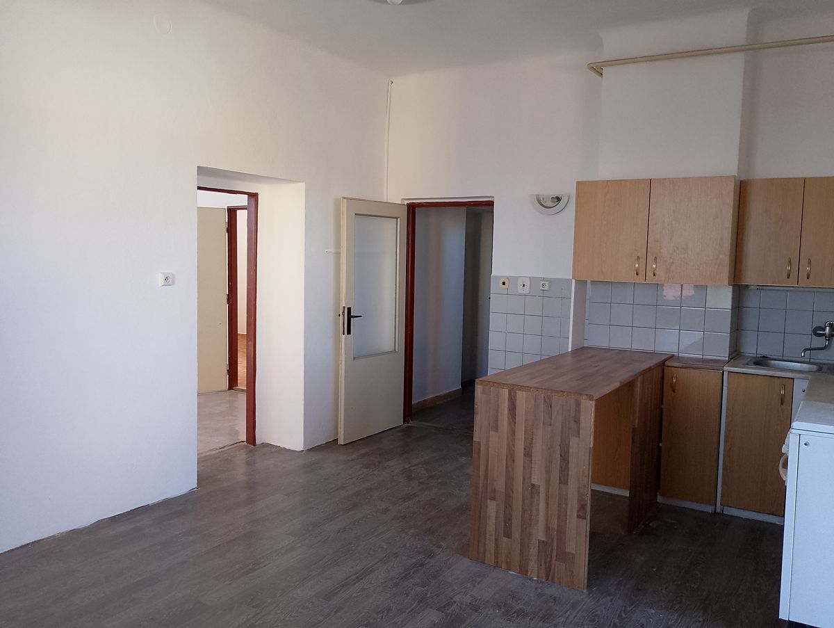 Pronájem bytu 2+1 144 m² – fotografie 4