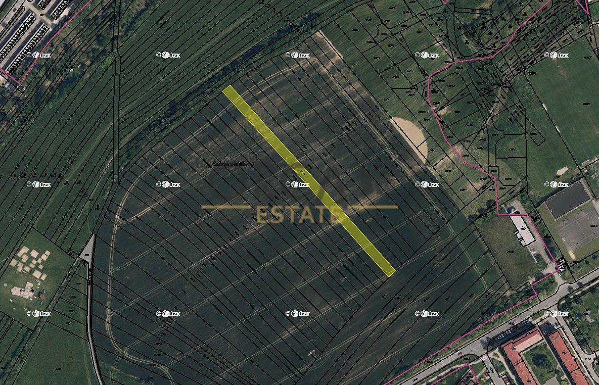 Prodej pole 2307 m², Uherské Hradiště – fotka 1 z 3