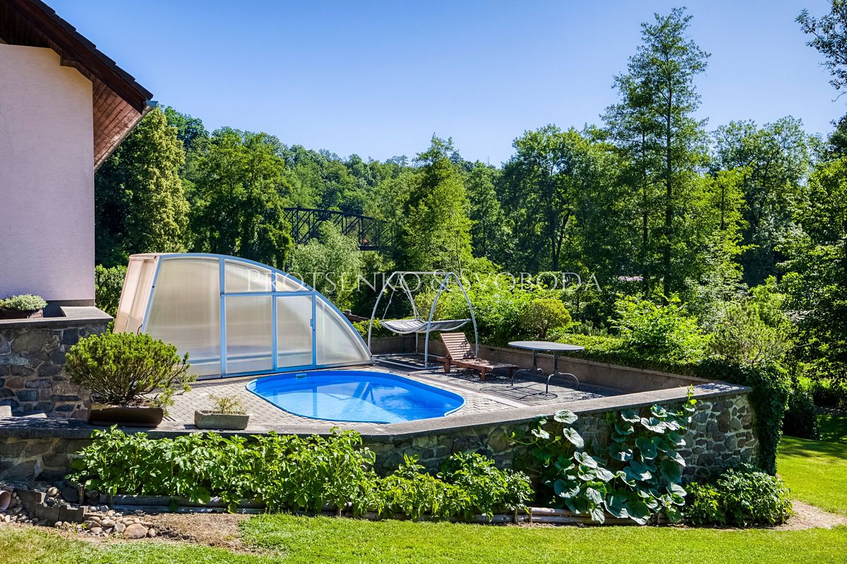 Prodej rodinného domu 257 m², pozemek 4348 m² – fotografie 4
