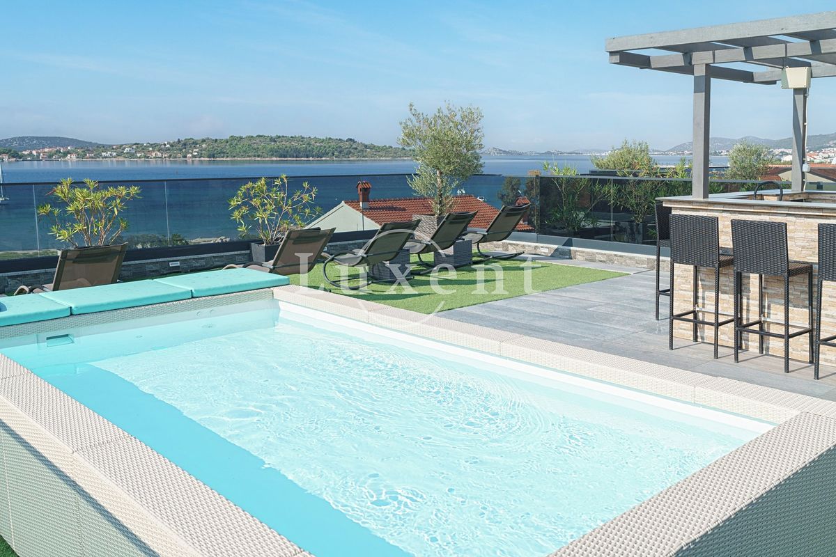 Prodej bytu 5+kk 94 m², Vodice – fotka 1 z 3