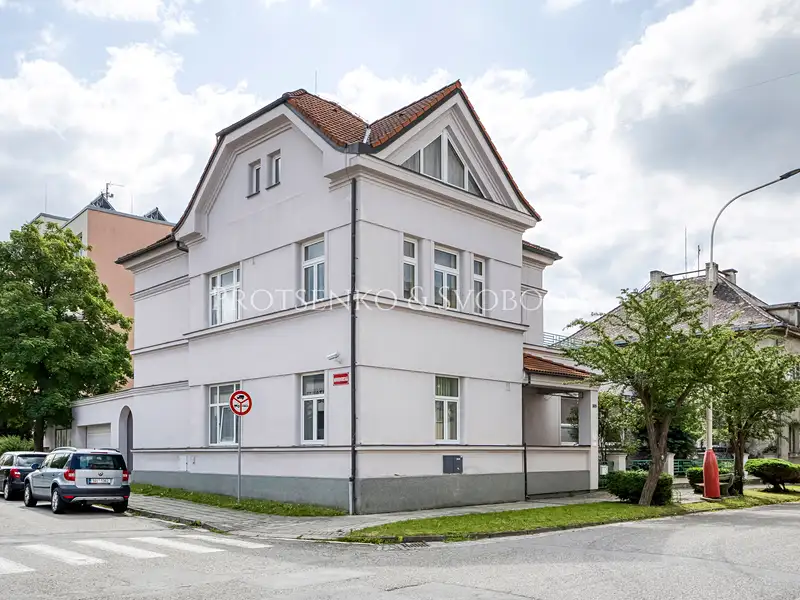 Prodej vily 660 m², pozemek 784 m², Bechyně – náhled fotky 1