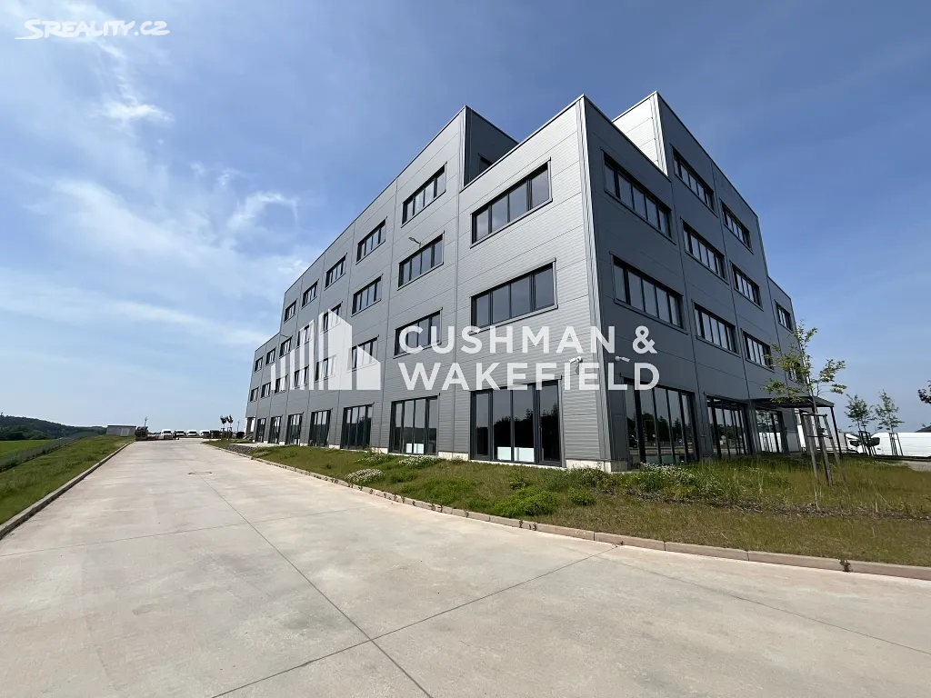 Prodej skladového prostoru 9000 m², Nová Paka
