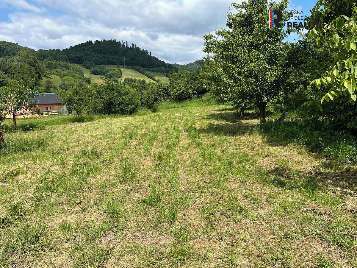 Prodej stavebního pozemku 1408 m²