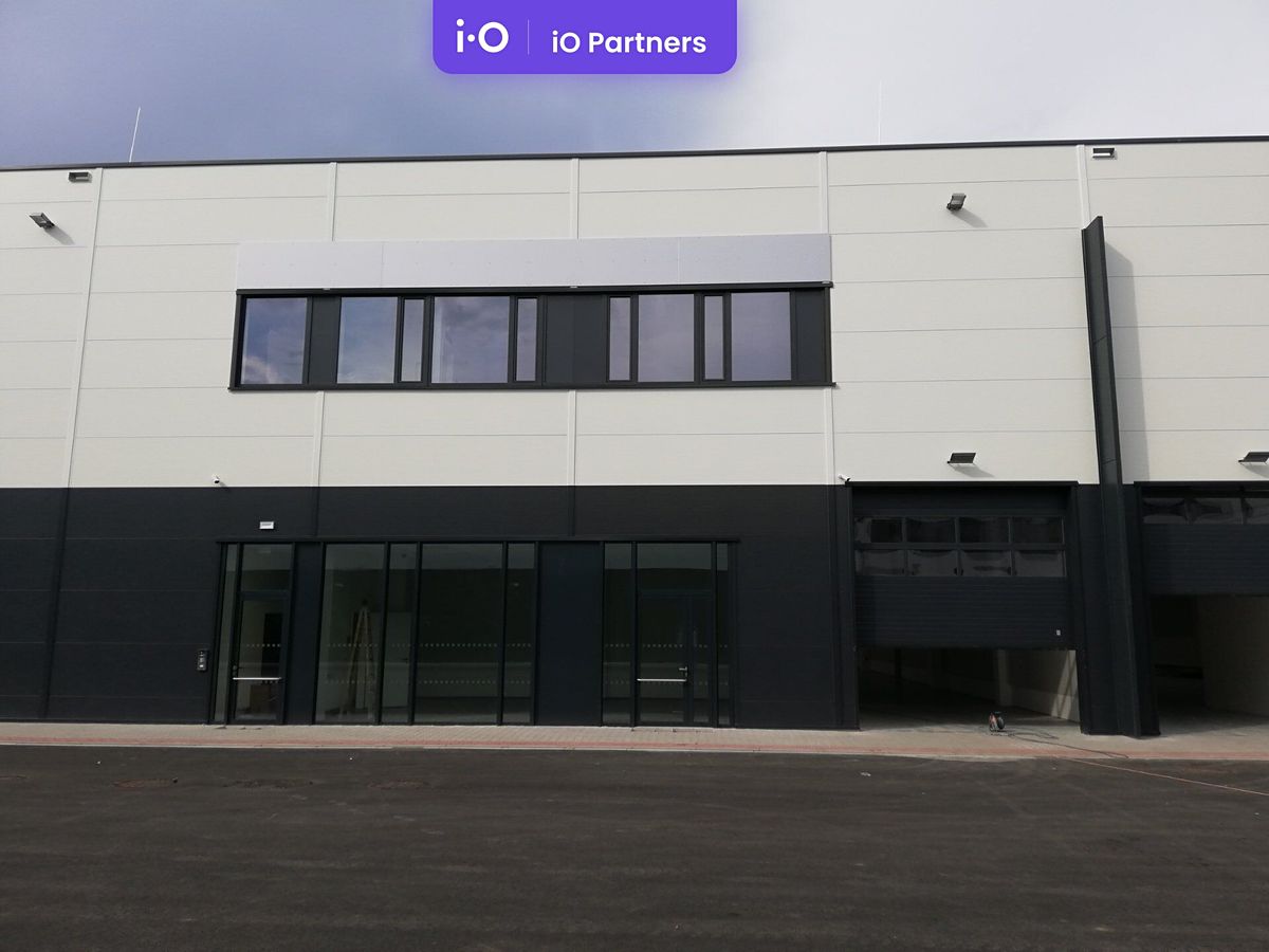 Pronájem skladového prostoru 800 m² – fotografie 2