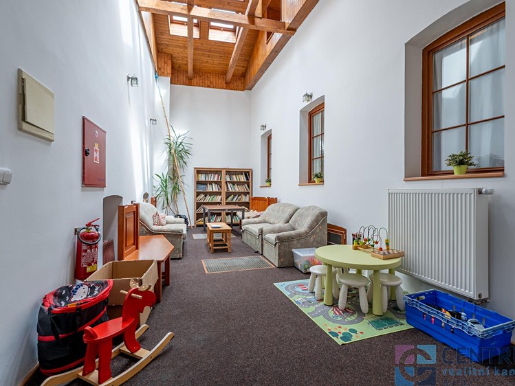 Prodej komerčního prostoru, 1 050 m² (13 z 24)