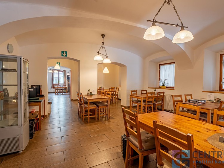 Prodej komerčního prostoru, 1 050 m² (5 z 24)
