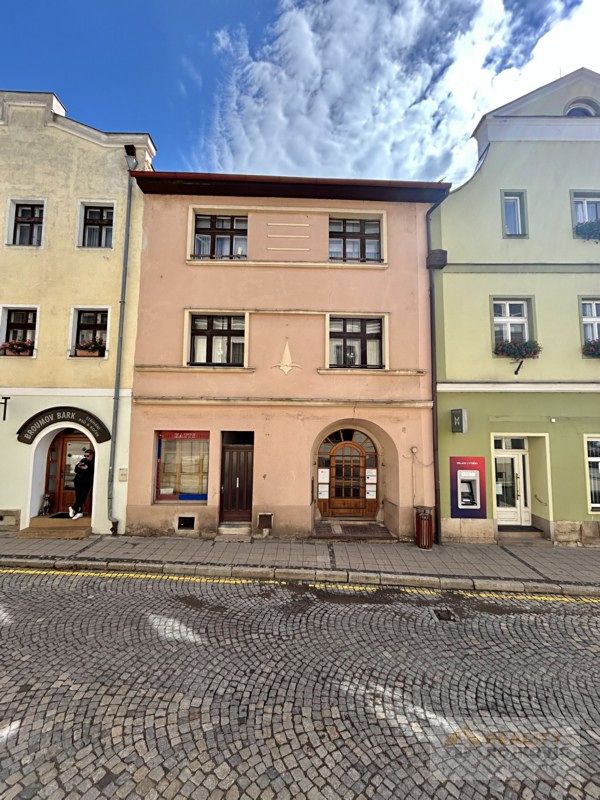 Prodej vícegeneračního domu 350 m², pozemek 326 m² – fotografie 2