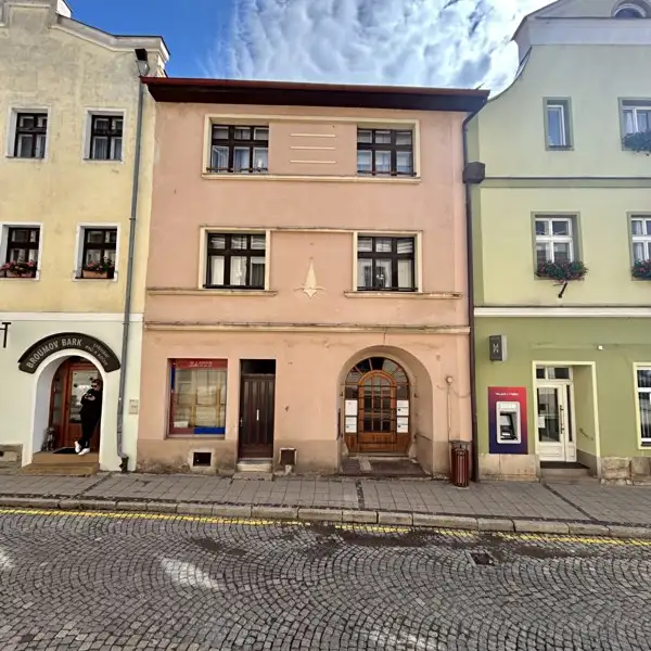 Prodej vícegeneračního domu 350 m², pozemek 326 m², Broumov – náhled fotky 2