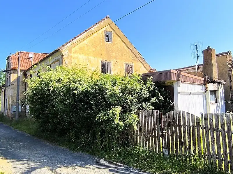 Prodej zemědělské usedlosti 372 m², pozemek 2182 m², Cheb – náhled fotky 3