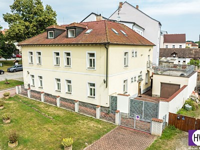 Prodej  rodinného domu 436 m², pozemek 307 m²