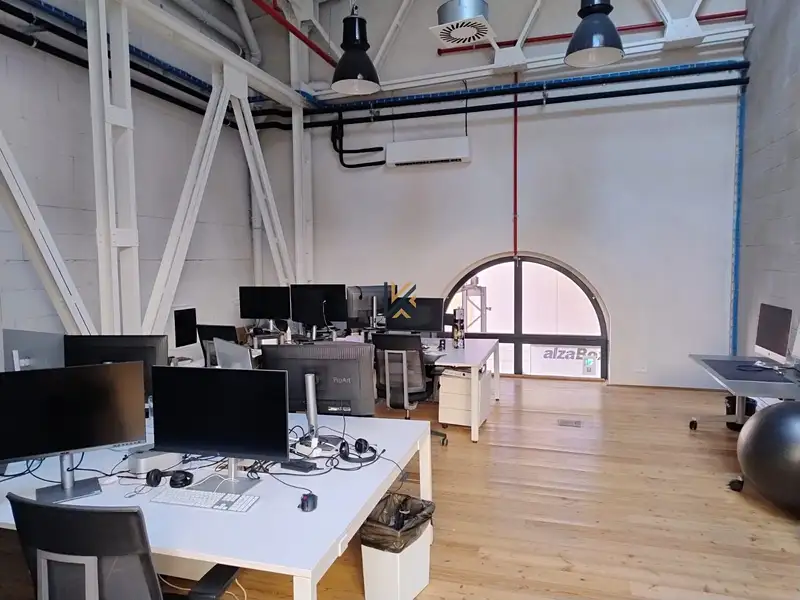 Pronájem kanceláře 595 m², Praha – náhled fotky 3
