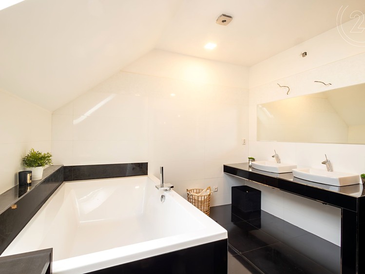 Prodej domu, 181 m² (24 z 34)