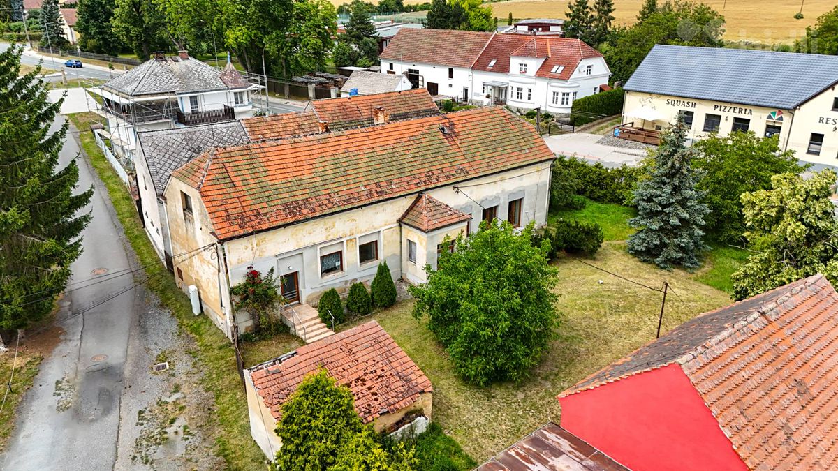Prodej rodinného domu 352 m², pozemek 1255 m²