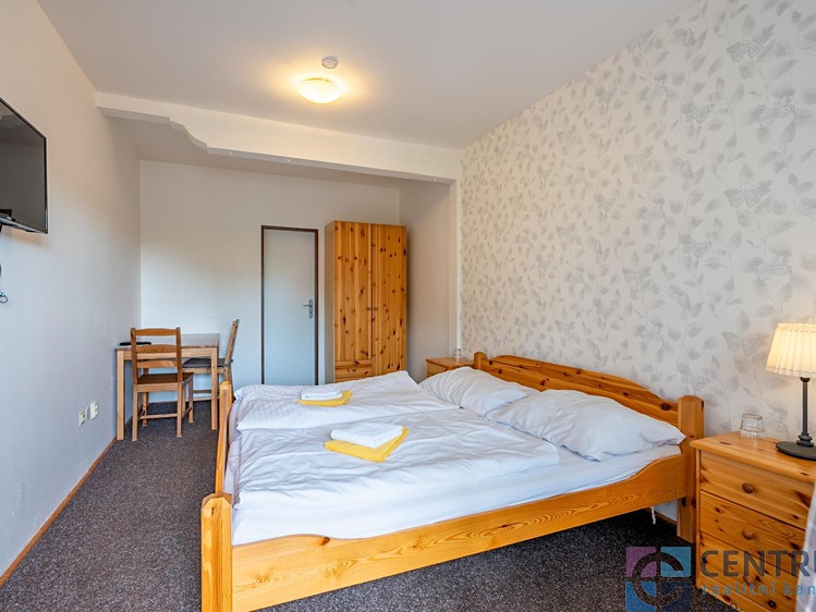 Prodej komerčního prostoru, 1 050 m² (16 z 24)