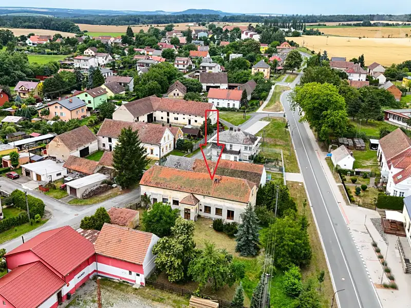 Prodej rodinného domu 352 m², pozemek 1255 m², Pernarec – náhled fotky 2